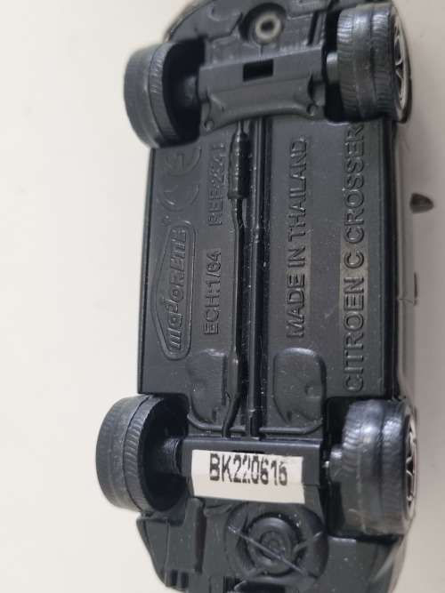 2 x Toy cars - Hotwheel & Majorette