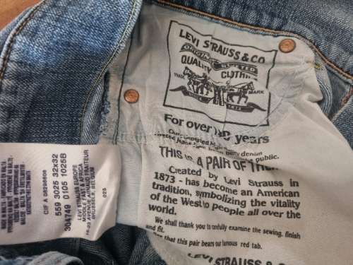 Levi Jeans - 32x32