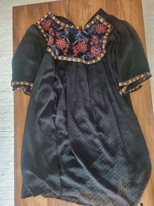 Beautiful Edition Dress with embroidered Detail - Size 12