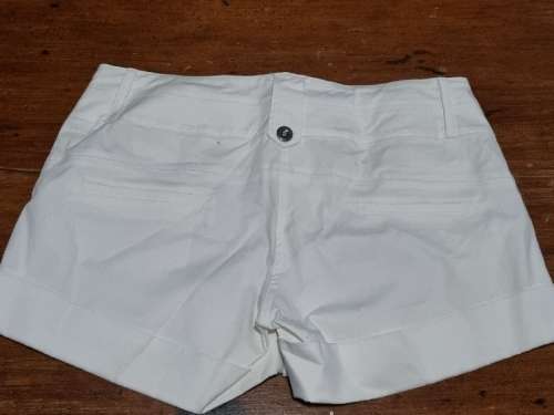 Romeo and Juliette White Shorts - Size M