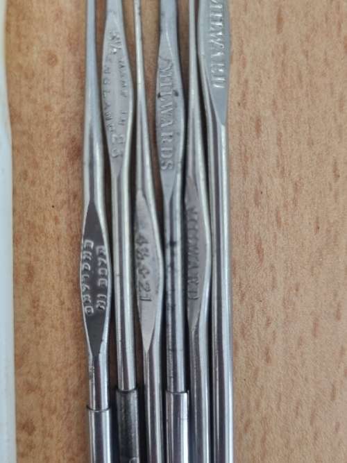 10 x Crochet Hooks - Different Sizes - See pictures
