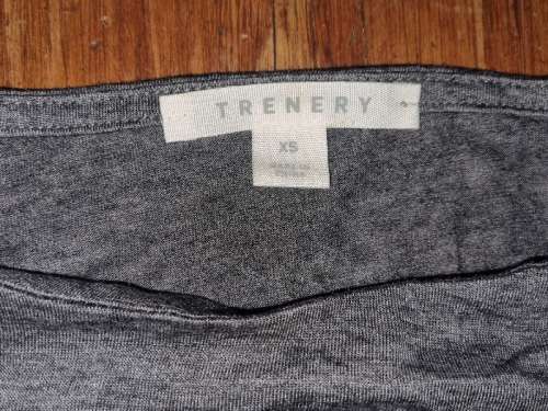 Beautiful Grey Trenery Top - Size XS