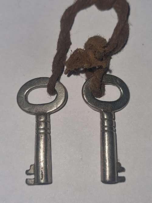 2 x Small Vintage Keys