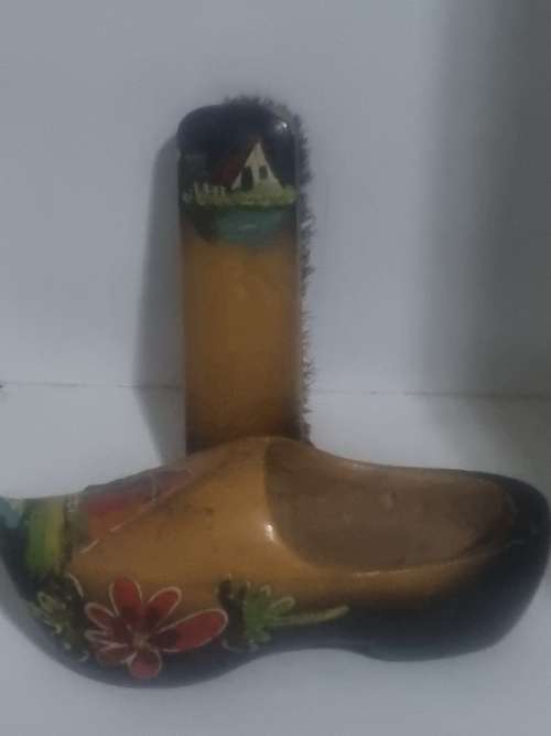 2 Piece Handpainted wooden Holland Clog and Brush set
