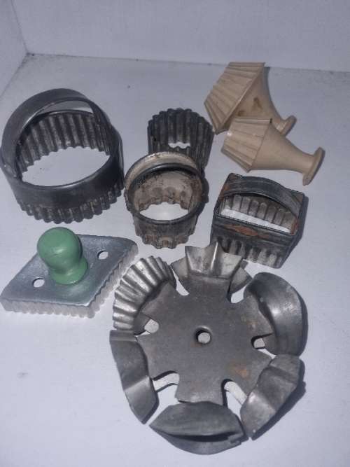 Lot of Vintage Cookie cutters / Pastry cutters incl. Rolling Cookie cutter