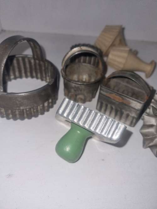 Lot of Vintage Cookie cutters / Pastry cutters incl. Rolling Cookie cutter