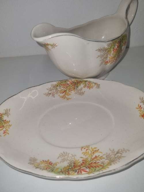 Vintage Gravy Boat and Saucer / Sauce Jug and Saucer - Grindley - England - Creampetal