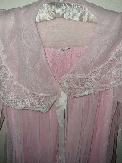 Beautiful Vintage Nighty / Night Gown - Size M