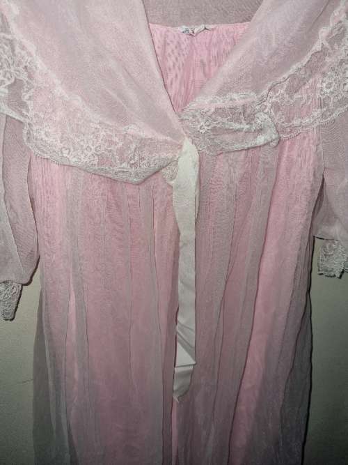 Beautiful Vintage Nighty / Night Gown - Size M