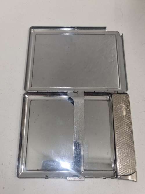 Vintage Metal Cigarette case with lighter