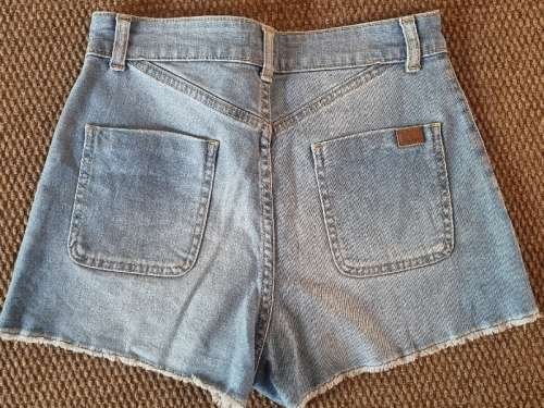 Beautiful Roxy Denim Short - Size 27 - Should fit a 12 year old