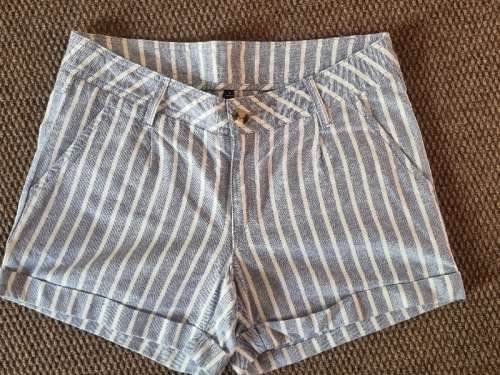 Beautiful Woolworths Short - Size 4 - Should fit a 10-12 year old