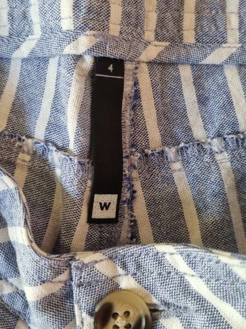 Beautiful Woolworths Short - Size 4 - Should fit a 10-12 year old