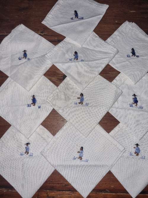 10 x Embroidered Serviettes / Napkins