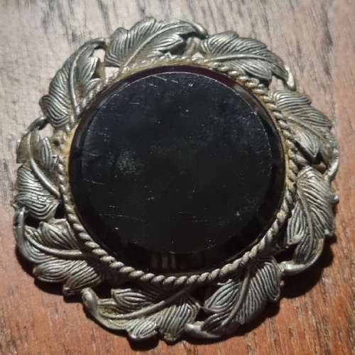 Beautiful Vintage Brooch with Black Stone