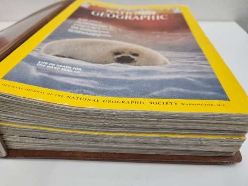6 Volumes National Geographic Magazines - 1976 - Neatly bound together in file