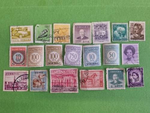 20 x International Stamps