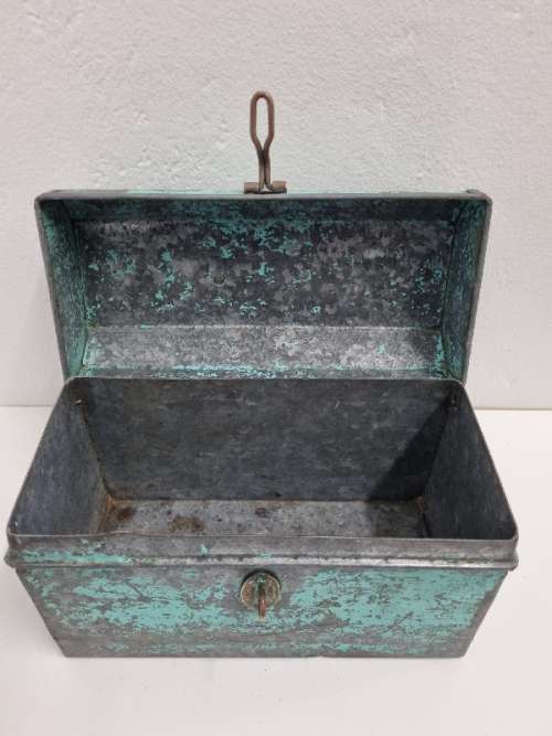 Vintage Turquoise Tin Container / Metal box - Lots of character - Retro Box