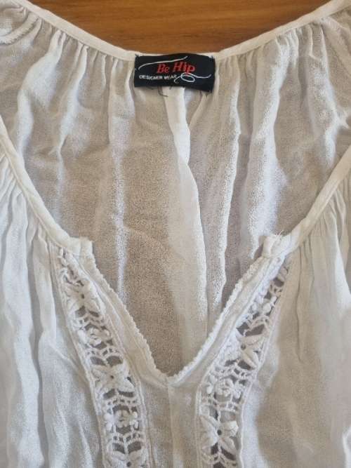 Beautiful White Top - Size M