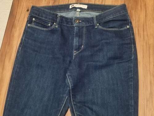 Levi Jeans- Demi curve - Modern Rise - Skinny - Size 29