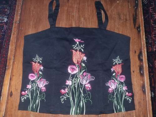Beautiful 2 Piece Skirt and Top - Embroidered Detail - Size 32