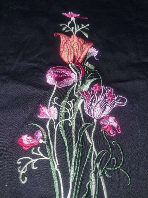 Beautiful 2 Piece Skirt and Top - Embroidered Detail - Size 32