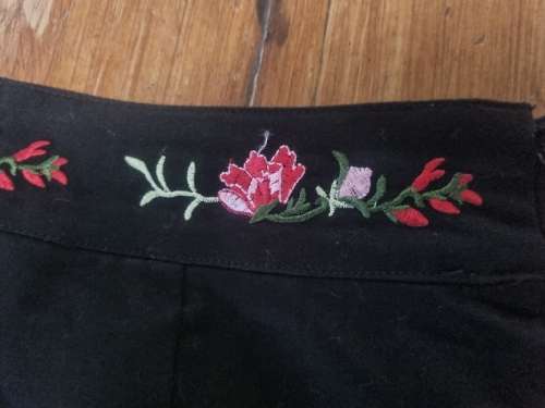 Beautiful 2 Piece Skirt and Top - Embroidered Detail - Size 32