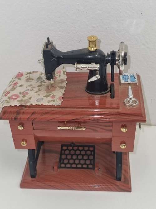 Vintage Music Box Sewing Machine - Working