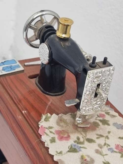Vintage Music Box Sewing Machine - Working
