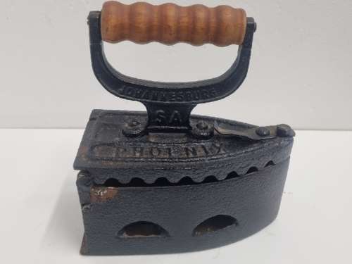 Phoenix Foundry Ltd Johannesburg - Antique Coal Iron - See pictures for condition