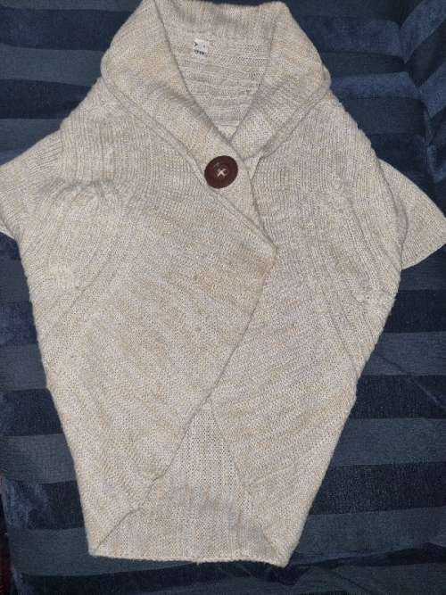 Beautiful Knitwear - Size M