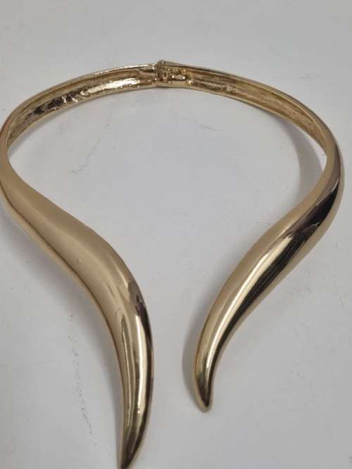 Gold Costume Solid Necklace - Retro