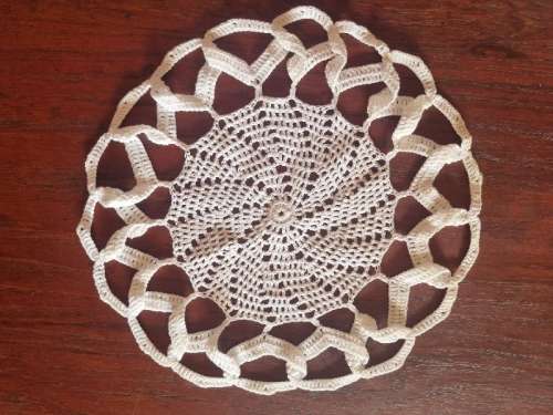Beautiful Vintage Finely Crochet Doily - Diameter - 20cm