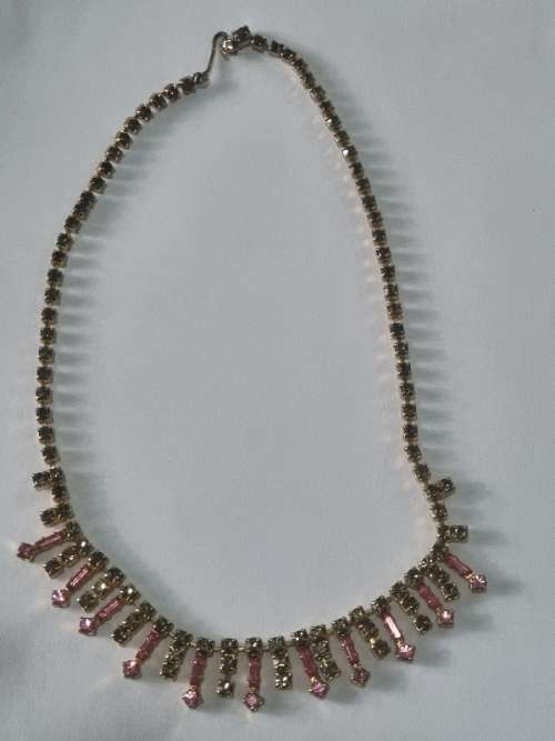 Beautiful Vintage Necklace with matching earrings
