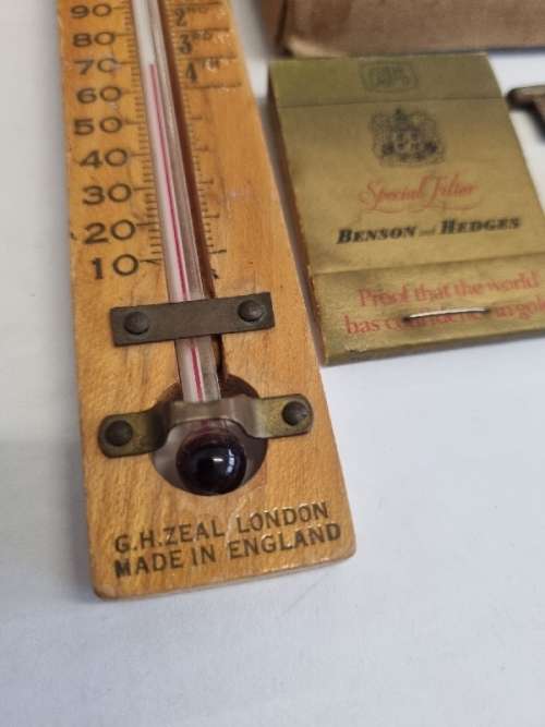 Some Vintage items incl. Okapi Knife, Thermometer, badges, vintage key, etc. See pictures