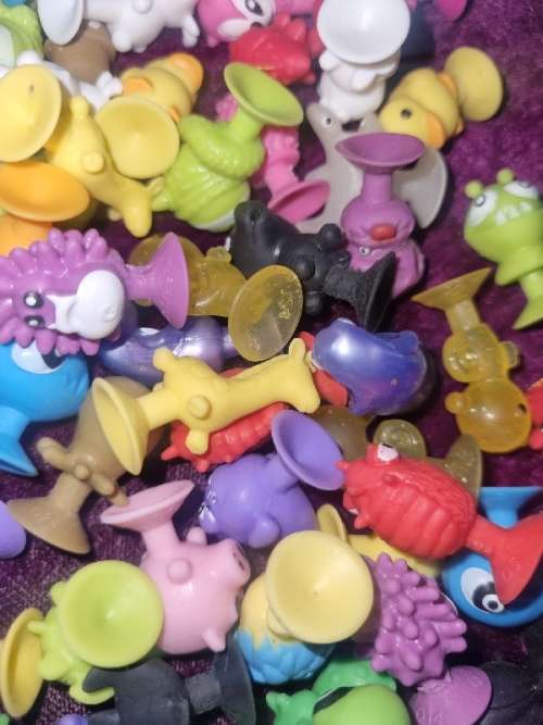 105 x Stikeez - see pictures