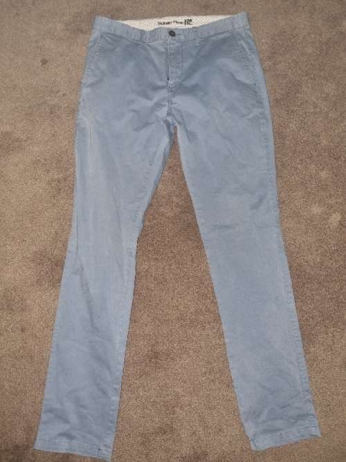 Woolworths Skinny Chino - Size 32W / 81L
