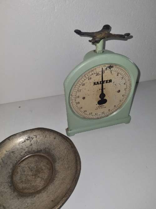Beautiful Vintage Salter Scale