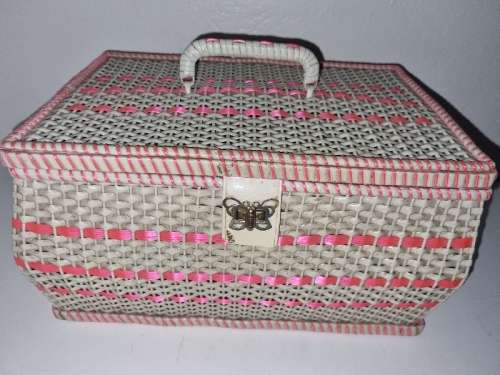 Beautiful Vintage Craft Case / Naaldwerkmandjie - 32cm x 17cm x 21cm