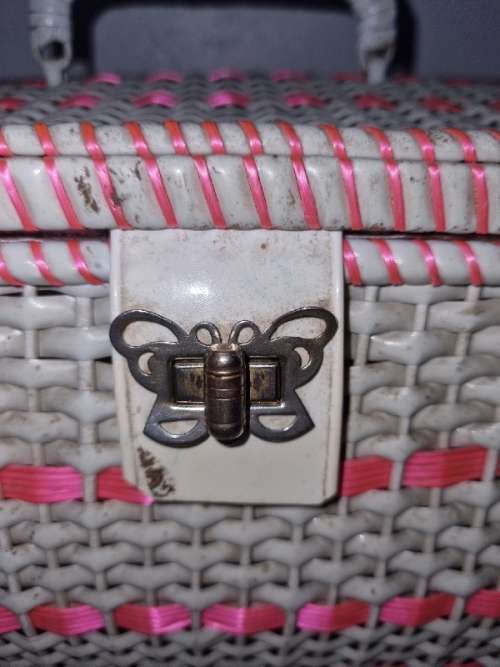Beautiful Vintage Craft Case / Naaldwerkmandjie - 32cm x 17cm x 21cm