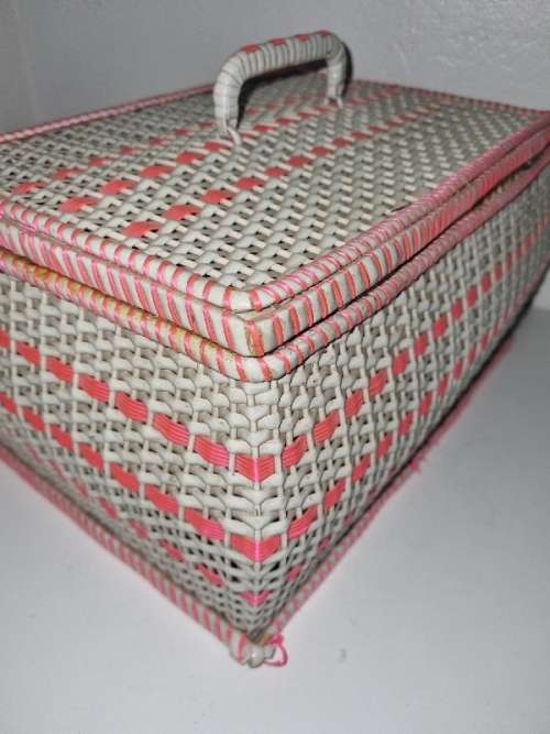 Beautiful Vintage Craft Case / Naaldwerkmandjie - 32cm x 17cm x 21cm