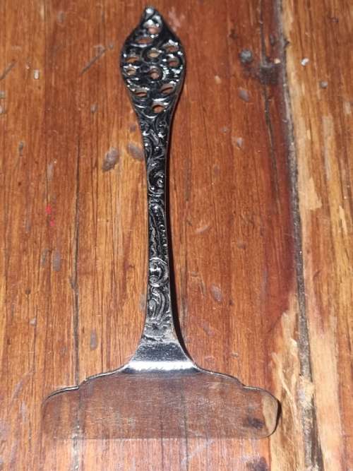 Vintage Baby Food Pusher - Elwezetta