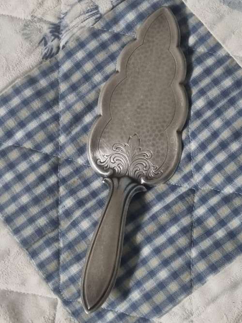 Beautiful Vintage Cake Lifter