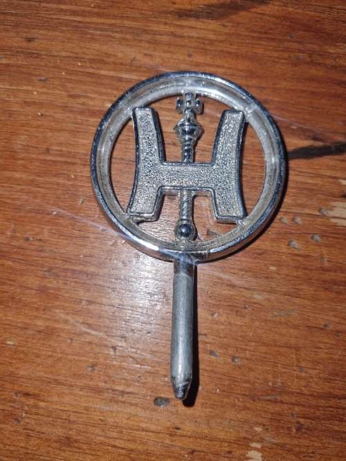Vintage Hillman Car Emblem / Badge