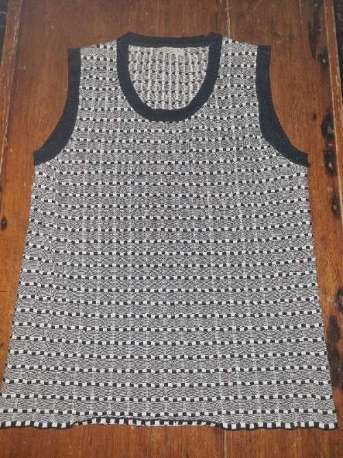 Beautiful Metalicus Sleeveless Top - Size M/L