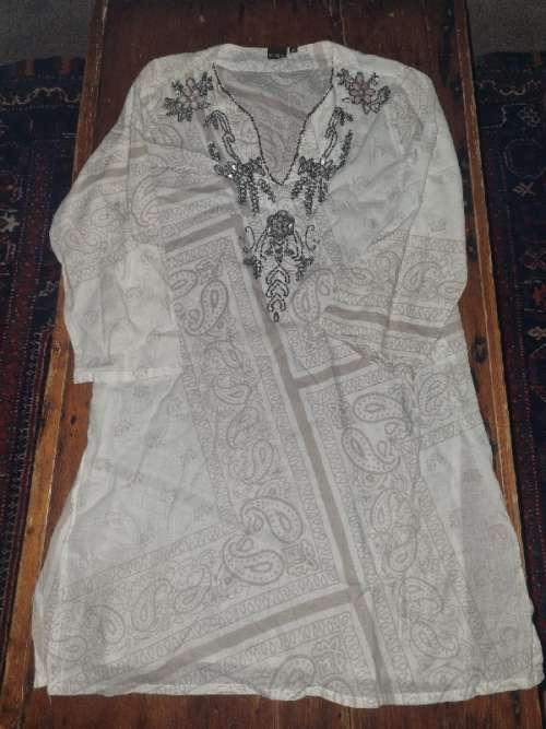 Beautiful Long Top with beaded detail - Size M - G-Couture