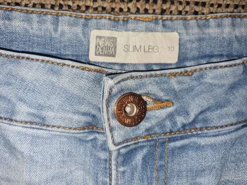 Slim Leg Jeans - Size 10