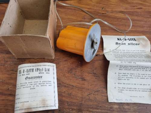 Vintage Bean slicer / boontjiekerwer in original box with instructions