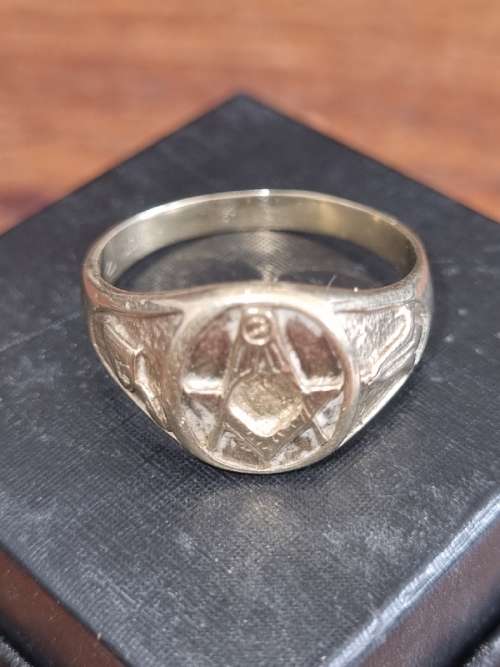 Vintage Masonic 9ct gold ring