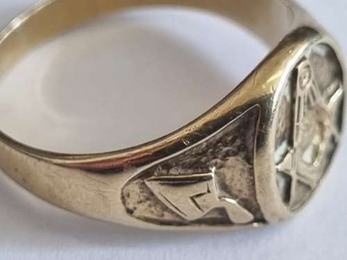 Vintage Masonic 9ct gold ring